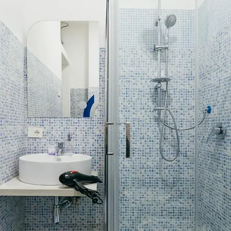 Sorrento City Apartment *